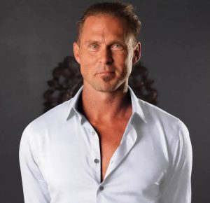 Picture of Johnny Blackburn